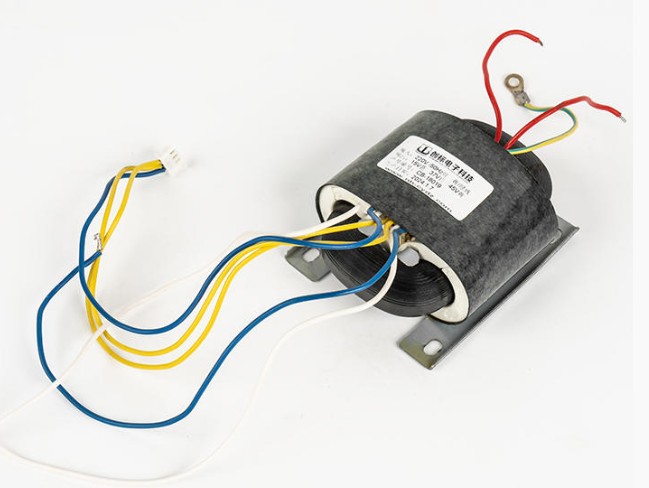 Warum kann das kreisförmige Kerndesign des R-Typ-Transformators den Energieverlust erheblich reduzieren und die Umwandlungseffizienz verbessern?